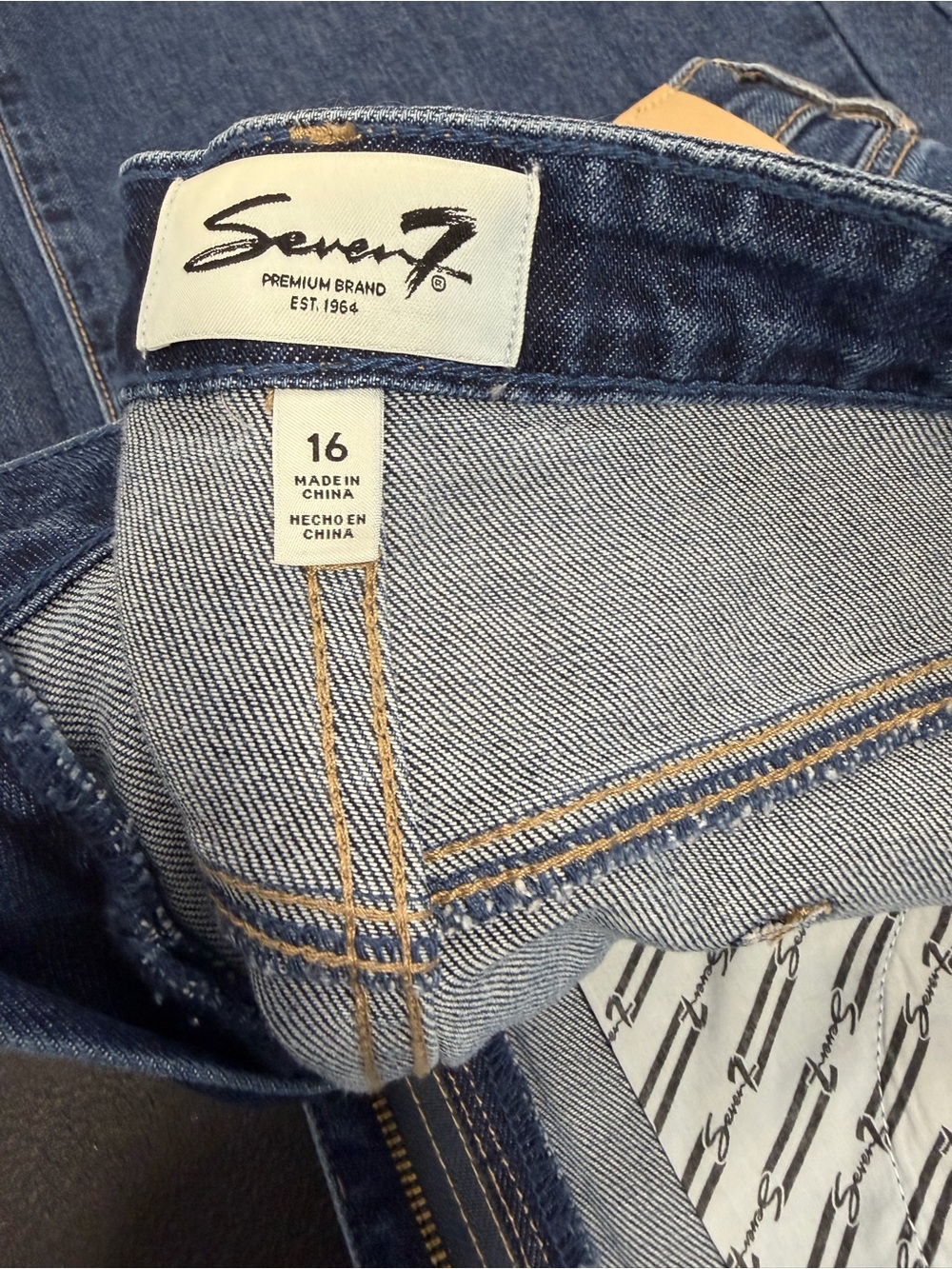 Seven7 Women's Blue Straight Leg Jeans - Picture 4 of 4